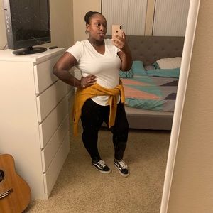 Meet your Posher, Ashawnti